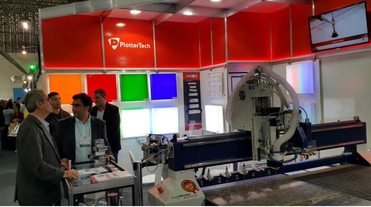 PulseTechHH's tweet image. Considerada por TODOS os clientes que visitaram o eStand da PlotterTech na  @serigrafiasign A melhor máquina da Feira