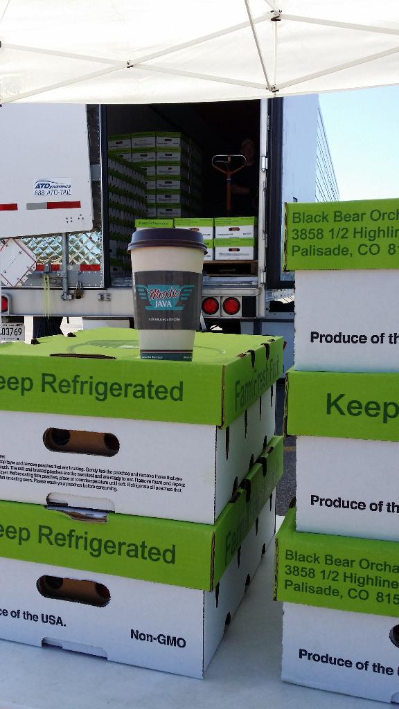 EmaleeHedberg's tweet image. Enjoying a #moxiejava coffee at the @RedRiverYFC peach stand. #showusyourmoxie