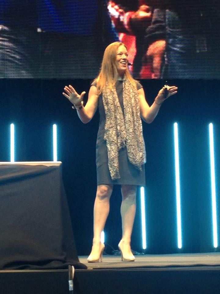 IABMexico's tweet photo. "La manera en que nos comunicamos y conectamos está cambiando, todos podemos crear." Kelly Merryman #IABConecta2015 http://t.co/pd0cK6vamU