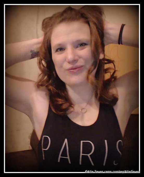 wishing @BirdyandBeez @AloraJaymes @AshliBelle @EmmaSapphireXXX  and @RANYAHcams a happy thursday and