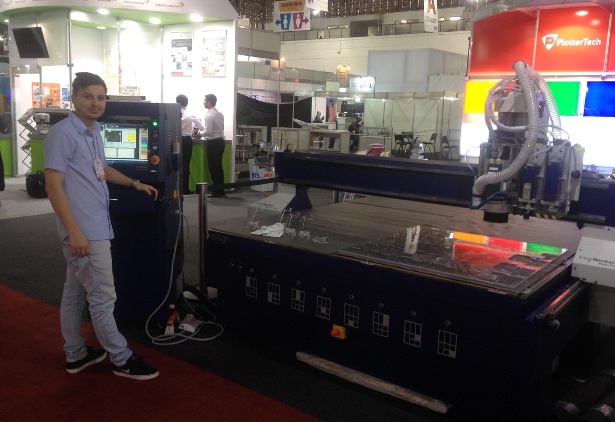 PulseTechHH's tweet image. A PlotterTech.com.br na @serigrafiasign 2015 
O melhor Router Mulifuncional deste evento. Dito pelos Clientes.