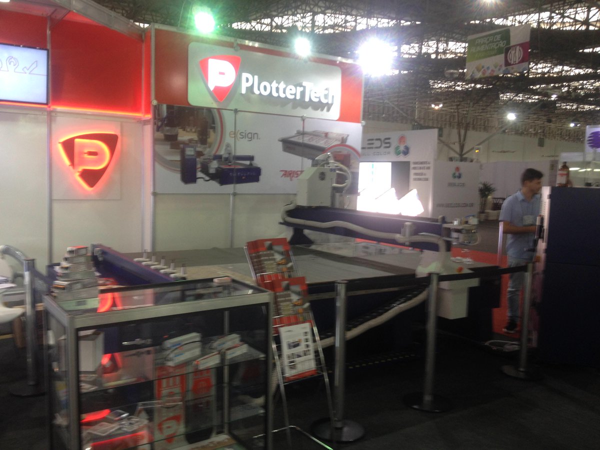 PulseTechHH's tweet image. A PlotterTech.com.br na @serigrafiasign 2015 
O melhor Router Mulifuncional deste evento. Dito pelos Clientes.