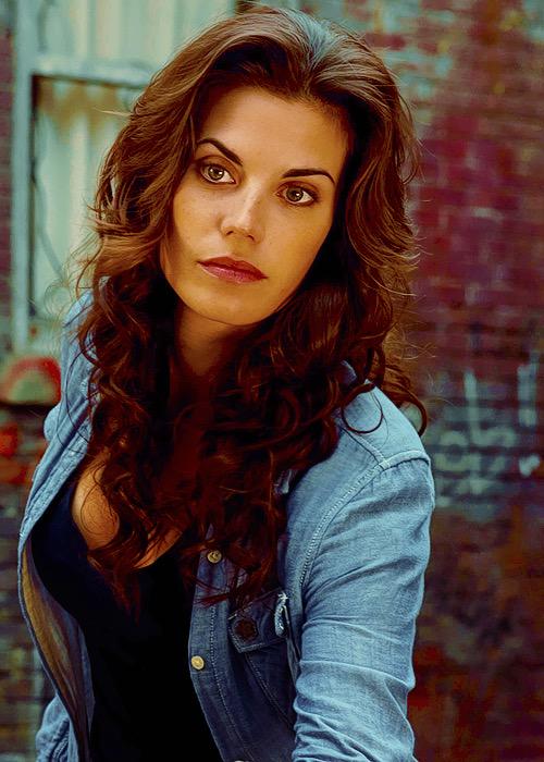 Happy Birthday to the beautiful and talented Meghan Ory !!   
