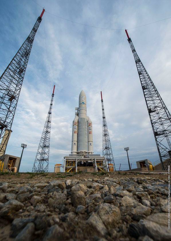 ESA_fr's tweet image. #Ariane5 est sur son pas de tir! Décollage à suivre avec @arianespace à partir de 21h56 CEST arianespace.tv