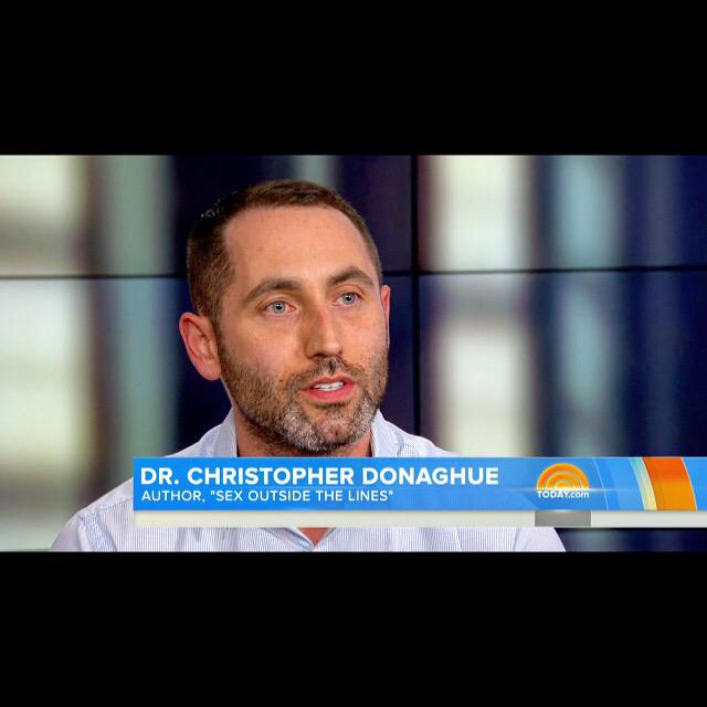 ChrisDonaghue's tweet image. #nbc #thetodayshow #michaelsam discussing the damage