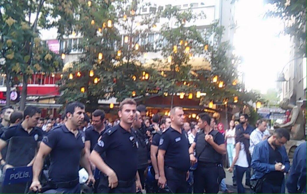 AnKara'da SGDF'nin #Suruç Katliamı'nın birinci ayı nedeniyle yaptığı anmaya polis saldırdı. #33CanıAnıyoruz