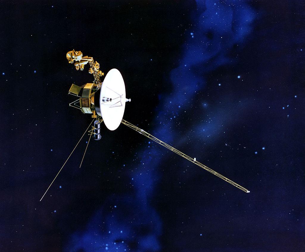 Houstorian's tweet photo. Today in 1977, @NASA launches the space probe Voyager 2, which is still transmitting data. @NASA_Johnson https://t.co/4JxEJYbfuo