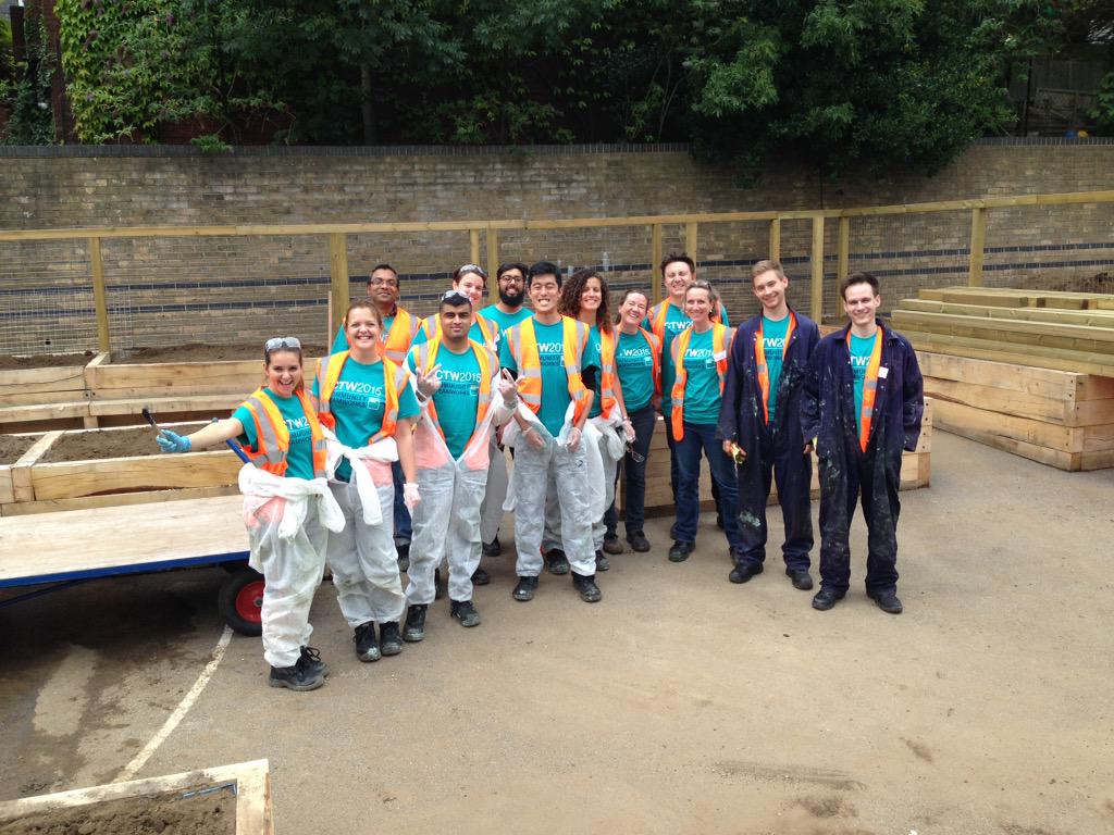 TreesforCities's tweet photo. Great job, all the beds are ready for planting! @GoldmanSachs @berrymedeschool   #edibleplaygrounds #ctw2015 http://t.co/PIuuLSw4KR