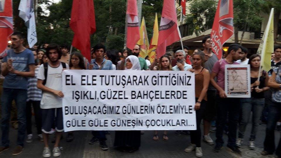 Ankara Yüksel Caddesinde yapılan anmaya polis saldırdı. #SuruçŞehitleriÖlümsüzdür