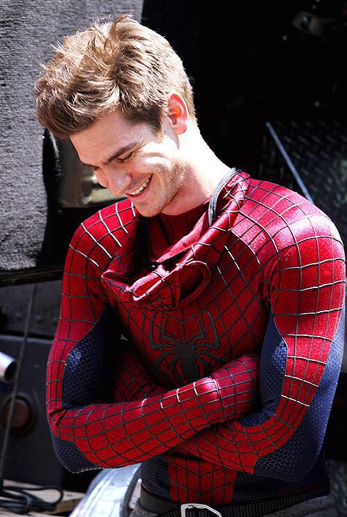 Happy birthday Andrew Garfield. If you\re 32, I\m 32   