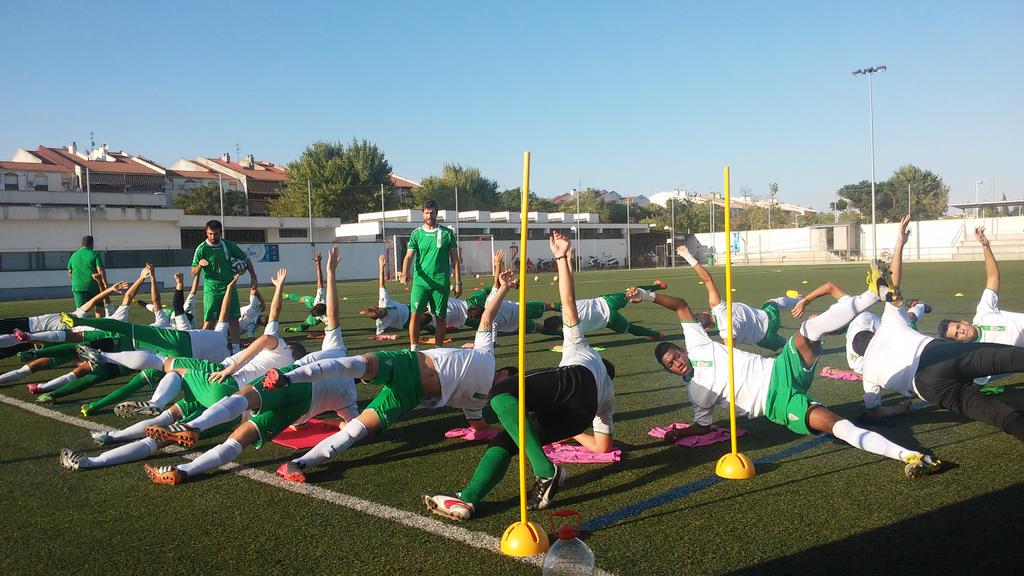 El JuvDH entrena tras ganar ayer al Alcolea 2-4. Goles de Ezequiel,Moreno, Mauricio(p) y Luque. #FábricadeTalentoCCF