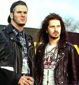Happy Birthday 
Dimebag Darrell 
August 20th 1966 
here with Old times 