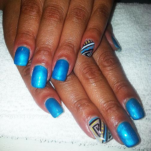 Alisa at our Downtown Roanoke location sure does make nails look great! #polishedbycv #prettynails