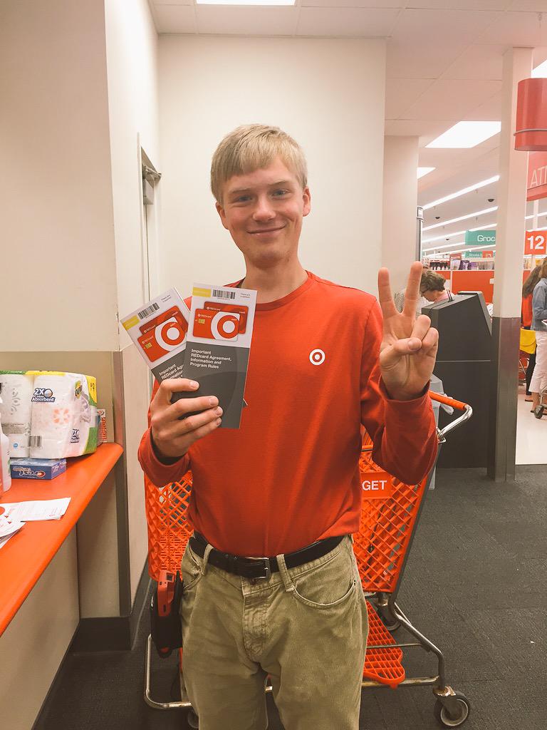 abhintzen's tweet photo. Electronics TM A$ was in the #house by 10:30 am at T0661!!! #everyoneplays #VforVICTORY #backtoback http://t.co/2pc9yMA9NS