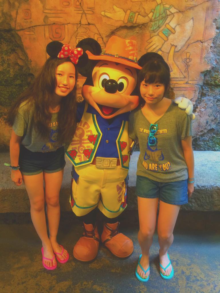 ayavellprincess's tweet photo. お金なくて全然行けなくて2年ぶりの海イン！！！✨✨✨
グリもたくさんできて幸せでした💭💗
乗り物も混んでたのにたくさん乗れたし暇な時間すらも充実してた！笑
大学生になったら��対年パ買う！！
月1で行かないとメンタル持たないわ😂😂 http://t.co/SisC5P4lrc