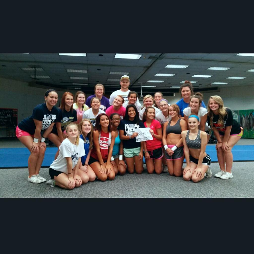 FHSCHEER1's tweet photo. Help FHS win! Like &amp; retweet to help FHS win a tailgate party! #kortsports #Fairdale http://t.co/5opCbaiUam
