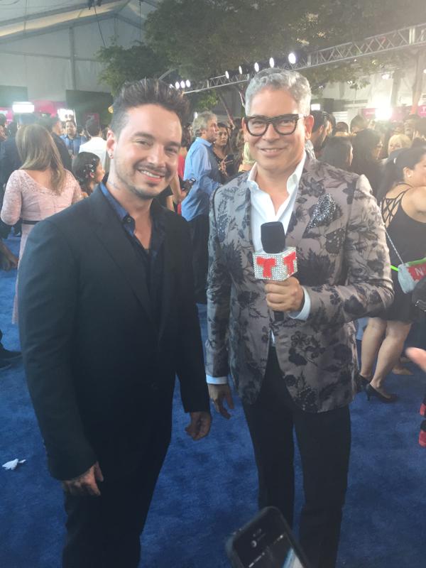 LatinBillboards's tweet photo. @JBALVIN tiene una sorpresa para nostros esta noche en #PremiosTuMundo http://t.co/ARVSGMdD3P