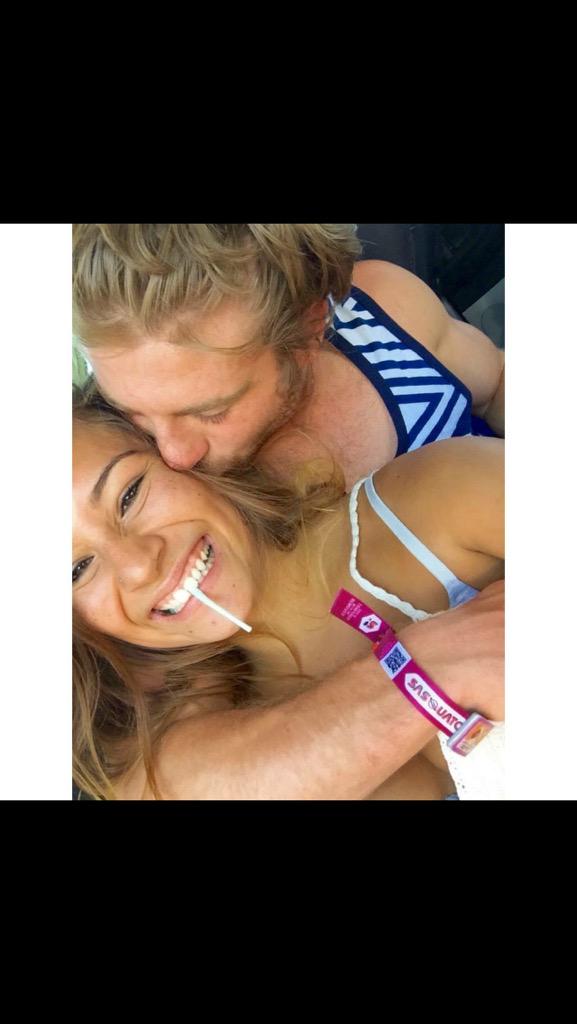 mandapopp's tweet photo. so lucky I gots you to make me laugh no matter how upset I am ๐โค๏ธ #throwbackthursday #sasquatch2015 http://t.co/puu6UgkX6V