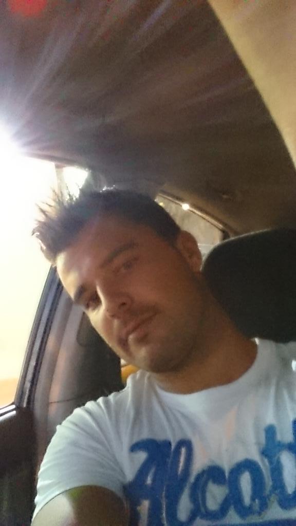 javier tweet media