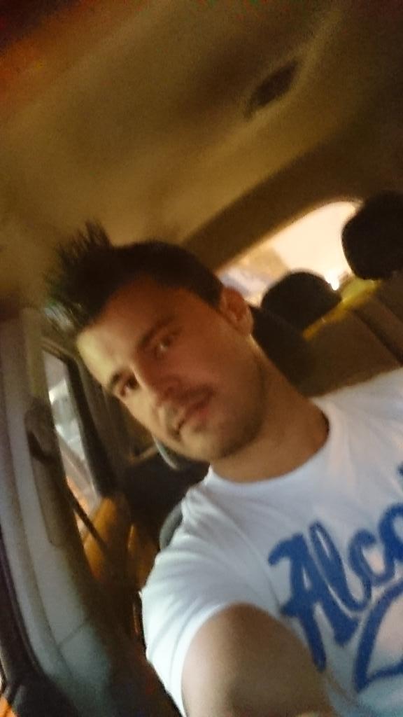 javier tweet media