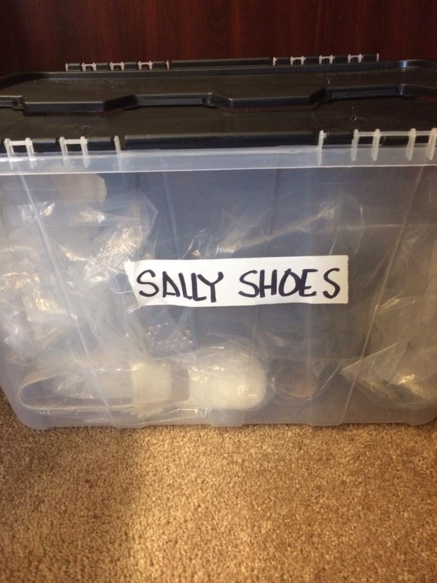 MsSarahPaulson's tweet photo. Box o'Sally shooooes #ahshotel http://t.co/tQNQnhi8c8