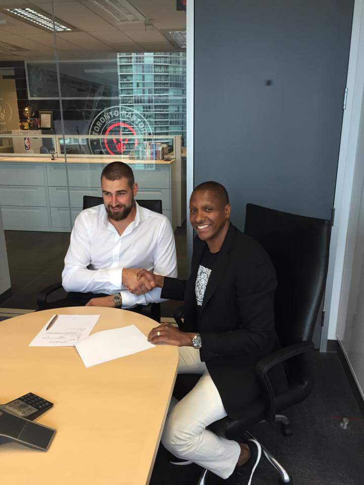 JValanciunas tweet picture