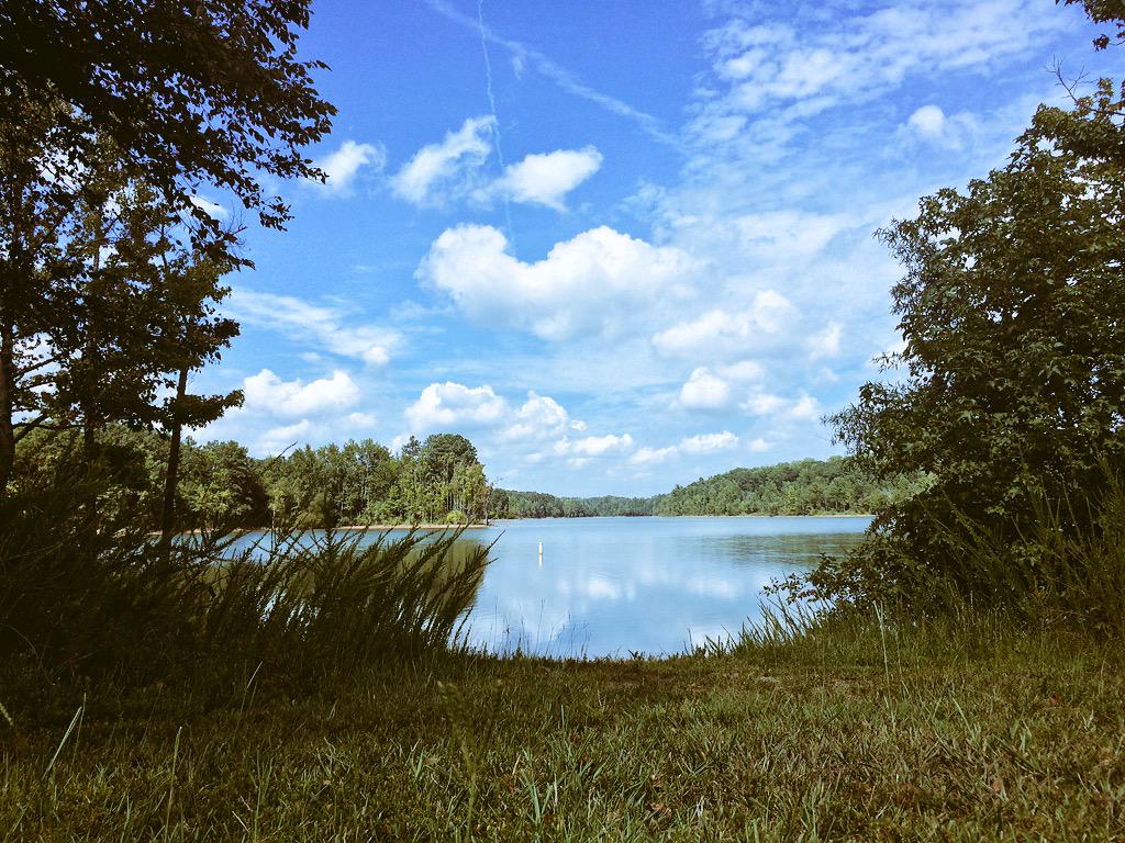 VisitMeckVA's tweet photo. Our summer isn't over if yours isn't! Blue skies &amp; waters this weekend with 87* and sunny. Come jump in the lake! http://t.co/rEzQ6z593N