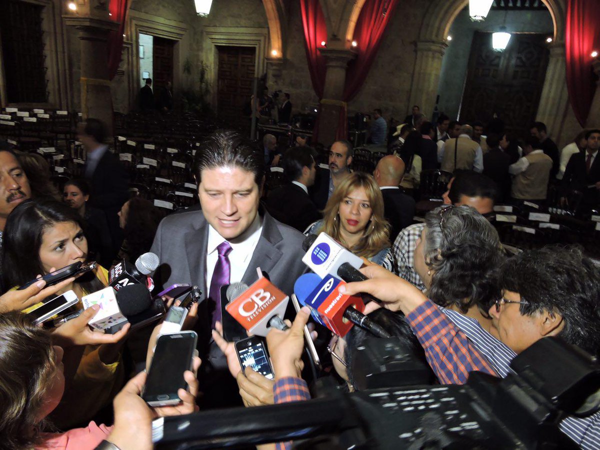 AlfonsoMtz_Mx's tweet photo. El día de hoy asistí al Cuarto Informe de Gobierno del presidente municipal de #Morelia, Salvador Abud. http://t.co/bND7DLDK4B