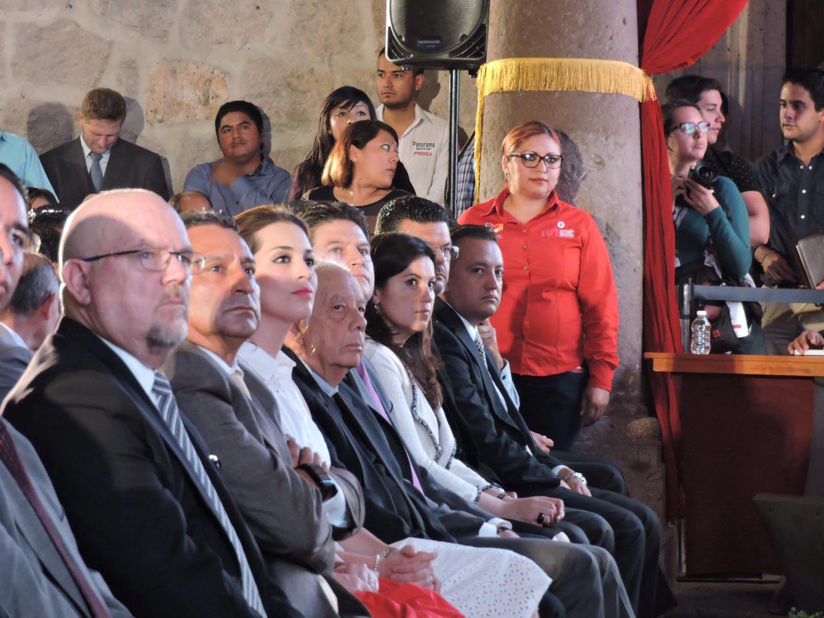 AlfonsoMtz_Mx's tweet photo. El día de hoy asistí al Cuarto Informe de Gobierno del presidente municipal de #Morelia, Salvador Abud. http://t.co/bND7DLDK4B