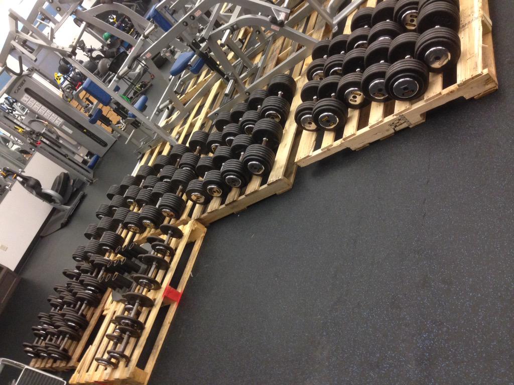 WorkZoneFitness's tweet photo. Progress report, day 4: Some of your old toys are loaded and ready to move out. #wzfismoving http://t.co/FVM4Vf5kNU