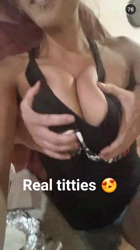 Twitter 上的Javits Arias:"@MrSpab Happy Birthday! Here you go.. Titties for you http://t.co/S882oVqEZV" / X