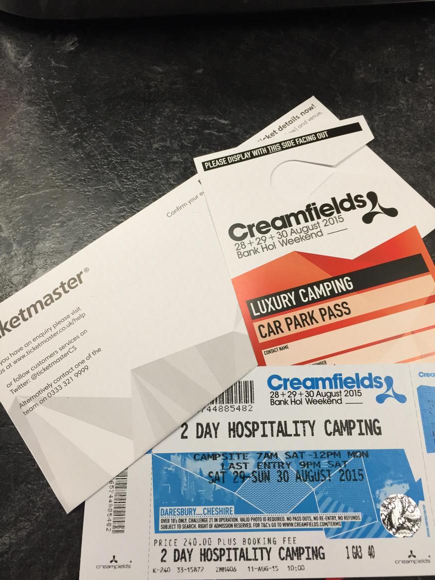 RikkiParish's tweet photo. @Creamfields 
Not long now! 
BUZZING! 
🐝🐝🐝🐝 http://t.co/POUWFPL88T