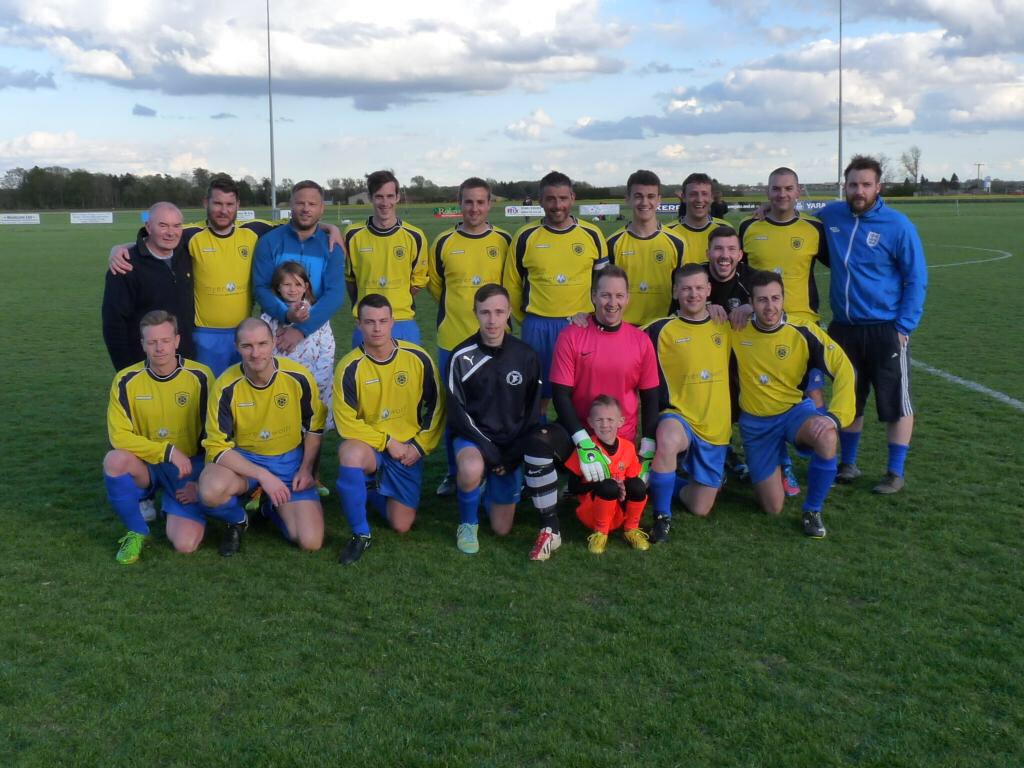 FcRidings's tweet photo. Ridings final game in the history books, A 2-0 cup final victory under the lights at Pocklington #WhatAnEnding http://t.co/X0bRuZq3Bs