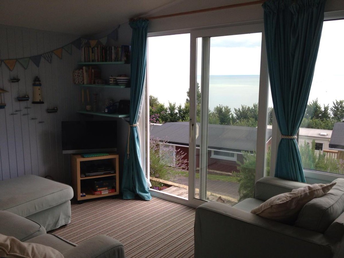ExeterCS's tweet image. Room with a view - late availability for @ShaldonRegatta week. Sleeps 4.