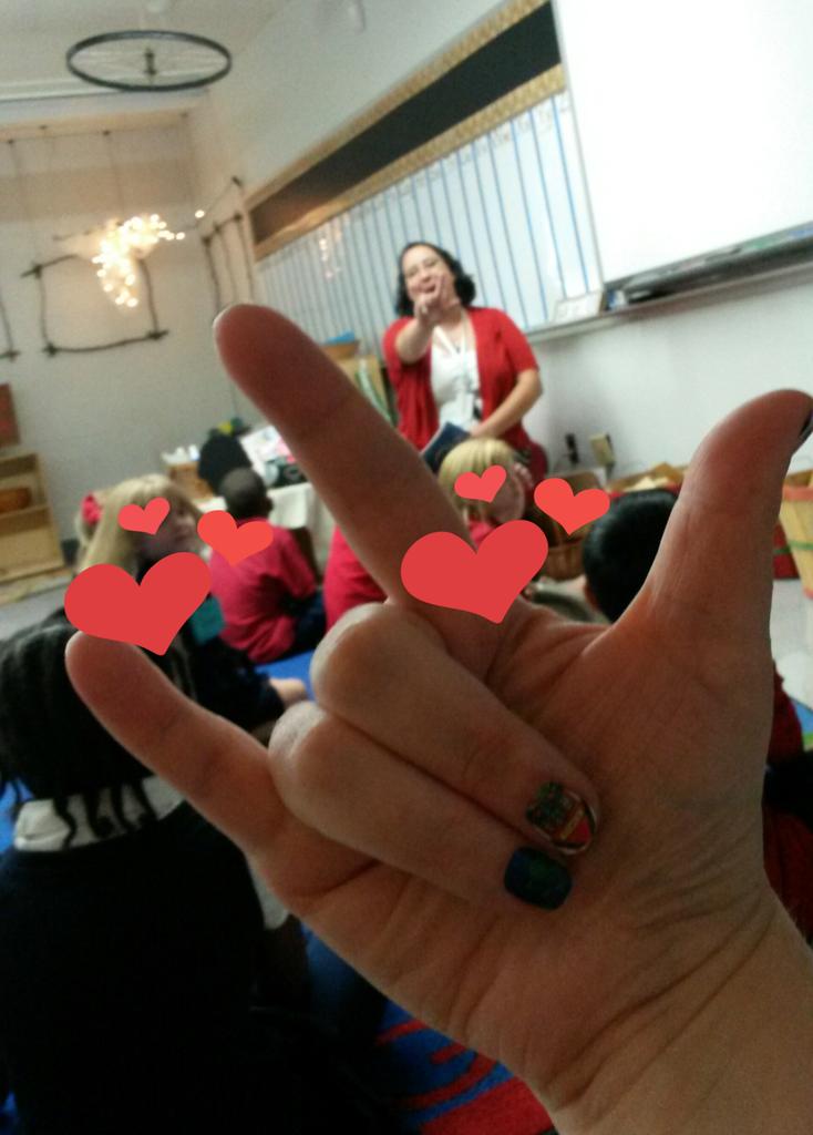 CandiceBobnock's tweet photo. We felt the love today at Skelly Primary @DiedrichShelley @deborahgist @JenniferPense #OKFirstDay #SuccessTPS http://t.co/AEEXExiXAN