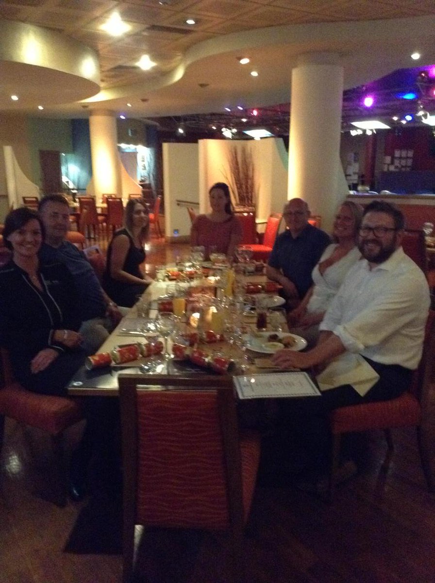 GillsSOS's tweet photo. Delicious food at the @SunderlandGC Christmas showcase. Great company, Sarah @JNTodd @couriersne &amp; others 🎉 🍷🍴🍮🎄 http://t.co/u513OvwYTP