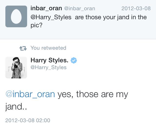 Re1dx's tweet photo. لما ضحك على بنت لانها كاتبه jand بدال band 😂 http://t.co/PIqDhR1P7y