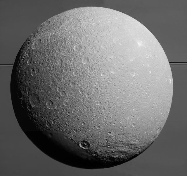 NASAJPL's tweet image. Departing Dione: @CassiniSaturn images from the mission&apos;s final close flyby of the icy moon go.nasa.gov/1LlUbnq