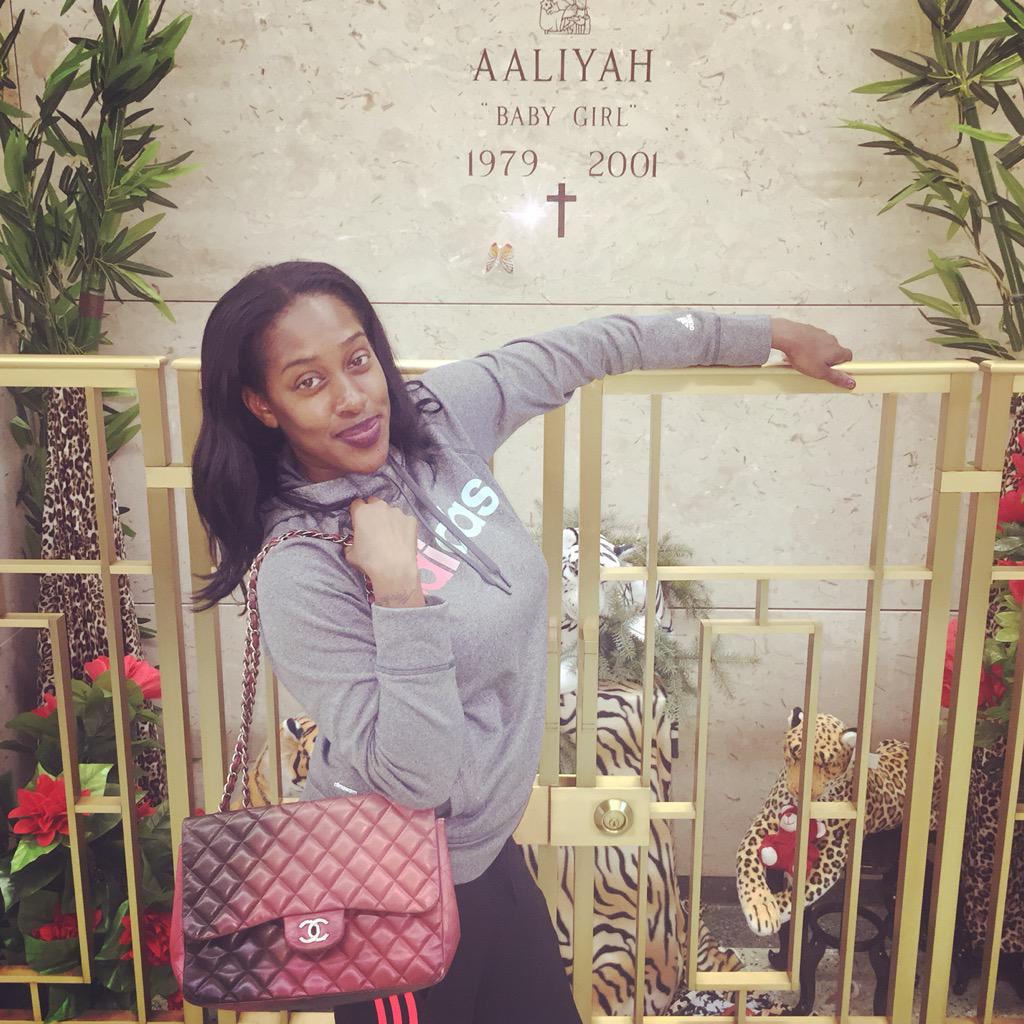PattyCakes_DC's tweet photo. Came to visit #aaliyah today my favorite girl!!!! amazing moment @MissyElliott http://t.co/nCYVFv0cvt