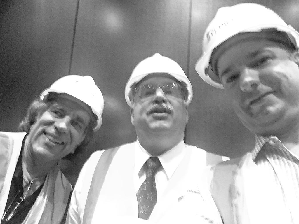 justanoldtvguy's tweet photo. Look at these BROducers heading straight for the top! #bromance http://t.co/TgDG29ojzP