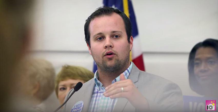 BREAKING: Updates to the Josh Duggar story #AshleyMadisonhack #JoshDuggar youtube.com/watch?v=4GXxWb…