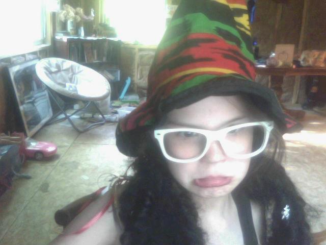 catherine97751's tweet photo. when im funny and bord http://t.co/DCUVX1PufJ
