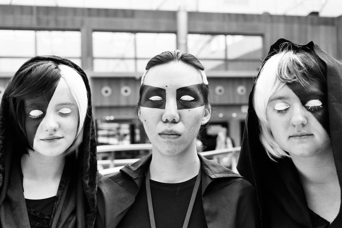 London_Geekfest's tweet photo. Buy your #NineWorlds 2016 ticket now at the super early bird rate. One week until price rise. http://t.co/sBoLYdkNsl http://t.co/gxTDFURbgx