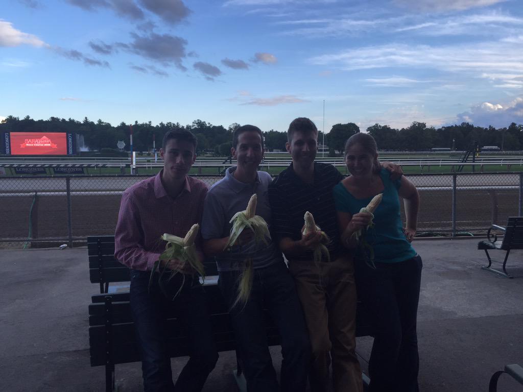 YPGoldfeder's tweet photo. Hey @AngelicaKatz @CharmianAgain NOW the #TeamGoldfeder #RoadTrip is complete!!! #FreshSweetCorn http://t.co/aqvo2uOagl