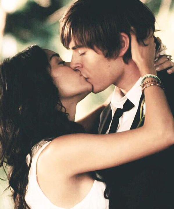ChildhoodShows's tweet photo. High school goals since 2006 http://t.co/5R461Thm1I