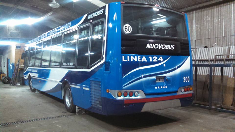 CiudadDeBondis's tweet photo. 2 #Nuovobus #MB1718 c/#AA y #AsientosAltos llegaron a la @Linea_124, ex linea 12. Futuros #200 y #238. Fotos S. Trejo http://t.co/NzWltQPuWM