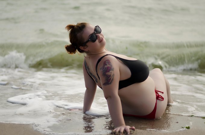 #seaside #vacation #fun #bignaturalstits #bignaturals #hugetits #bigtits #roxannemiller #water #bbw #curvy