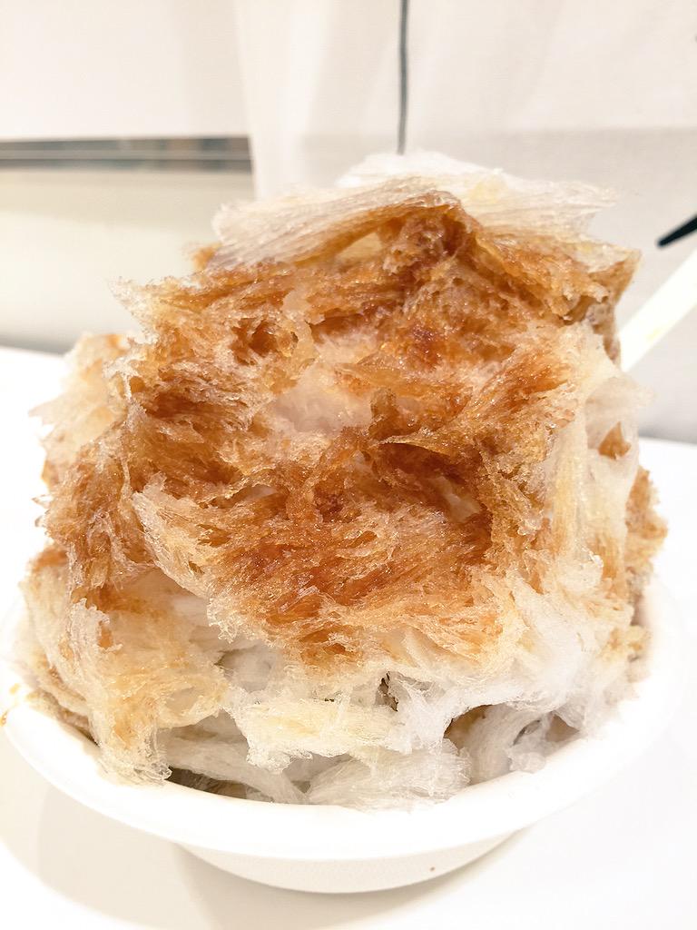 かき氷マニア すもも蜜 にじいろのかき氷情報ー 期間限定で日光天然氷 四代目徳次郎の かき氷が食べられるー というわけで 恵比寿三越に 徳島県産 和三盆糖蜜 ふわふわー おいしかったです スマホすごい 画力 感激 かき氷マニア