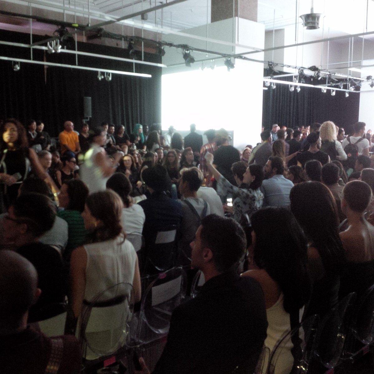 _fashionsavage's tweet photo. It's almost time for #GotstylePresents #MensFashion4Hope! Always a full house for a great cause! #TOMFW #TOMSS16 http://t.co/2LbpjisWOD