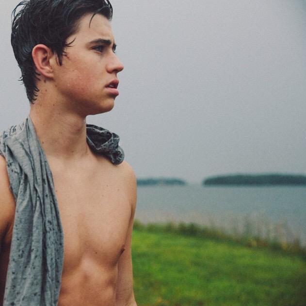 MysanSandman's tweet photo. #FavNashPic @Nashgrier 💋😍 http://t.co/JmL75McolB